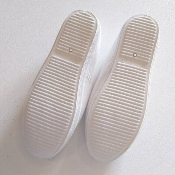 NWOT! Sh18es! Sturdy White Casual Canvas Lace Up Sneakers Sz. 7 - Picture 4 of 5